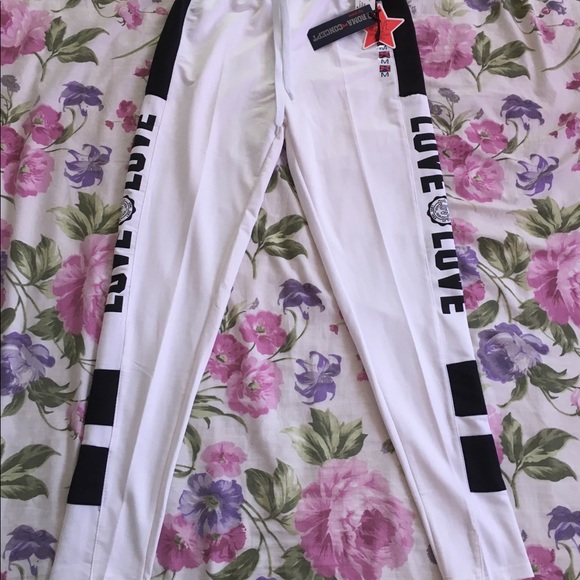 Love pants, white color Size Juniors M - Picture 2 of 8